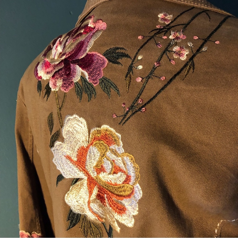 Vintage rare , Embroidered trenchcoat by the pyramid collection - Picture 6 of 8